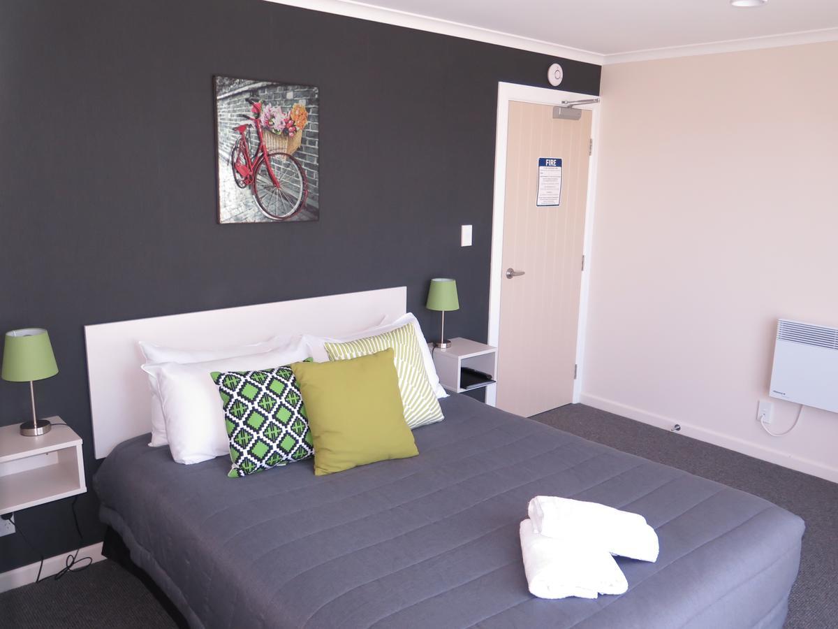 Wheels And Reels Accommodation Mossburn Exterior photo